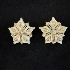 Vintage Gold Tone Pearlized Flower Clip-On Earrings AB Crystals
